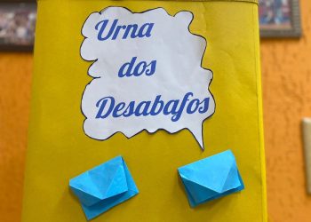 Salada e fruta no lanchinho
