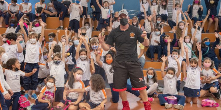 Apresentação de Ioiô para os alunos do Colégio