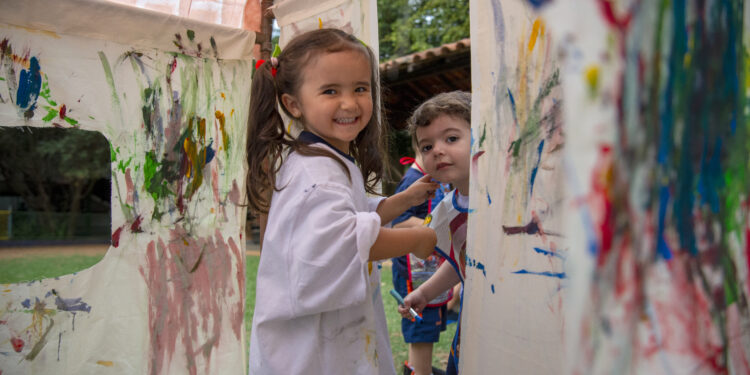 Pintando a Casinha da Felicidade