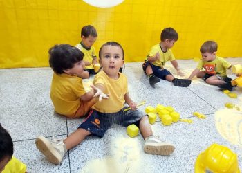 A importância do brincar e se sujar