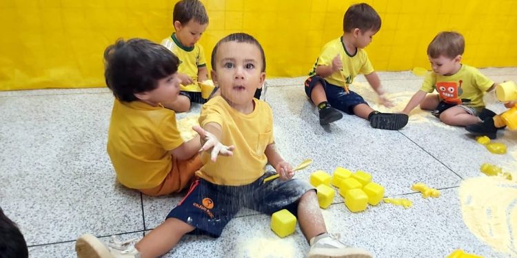 A importância do brincar e se sujar