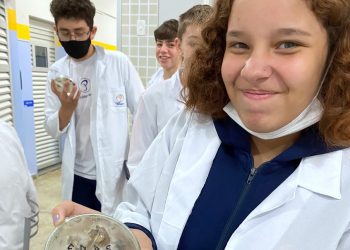 APRENDIZADO INTERATIVO DE CONCEITOS CIENTÍFICOS