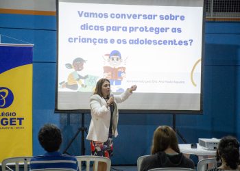 Diálogos com a Família – Educação e Conscientização Digital