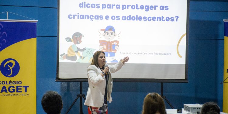 Diálogos com a Família – Educação e Conscientização Digital