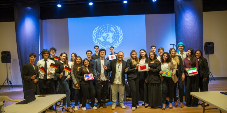 Simulação de discussões na ONU