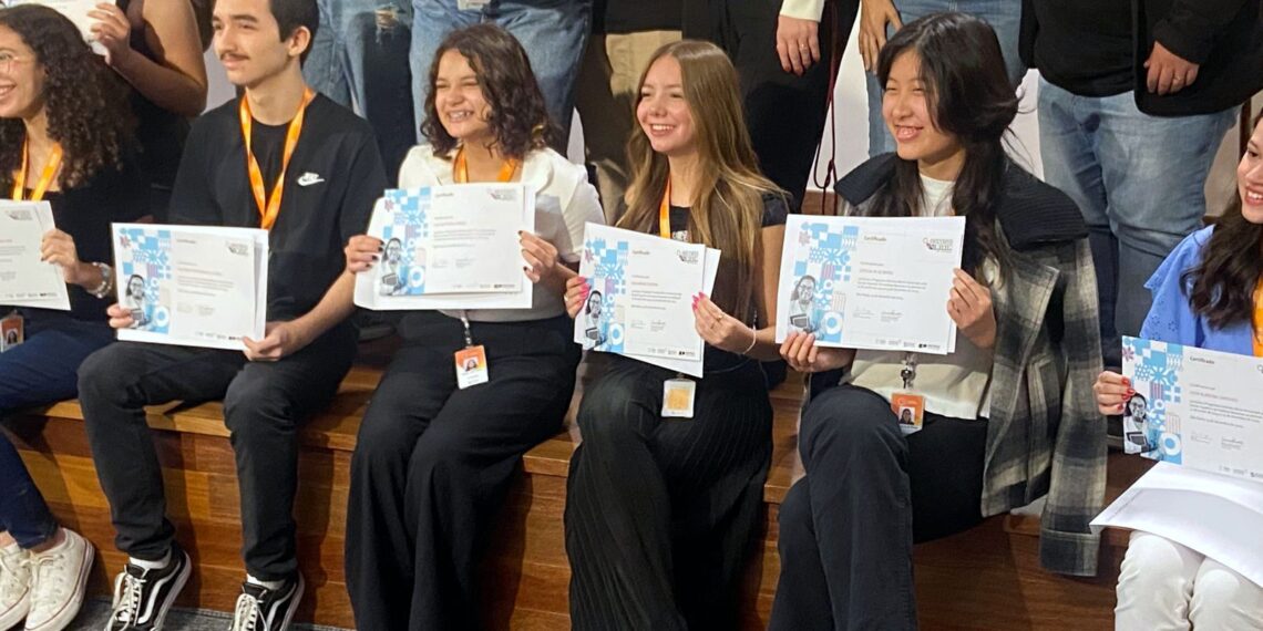 Bia Barudi, a nossa aluna cientista mirim