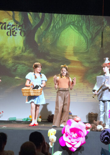 Alunos do 5º ano encenam “O Mágico de Oz”
