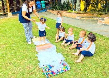 EXPERIÊNCIAS TÁTEIS NO MATERNAL