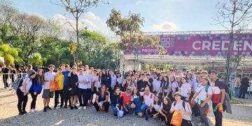 Alunos do Médio visitam Feira de Profissões da USP